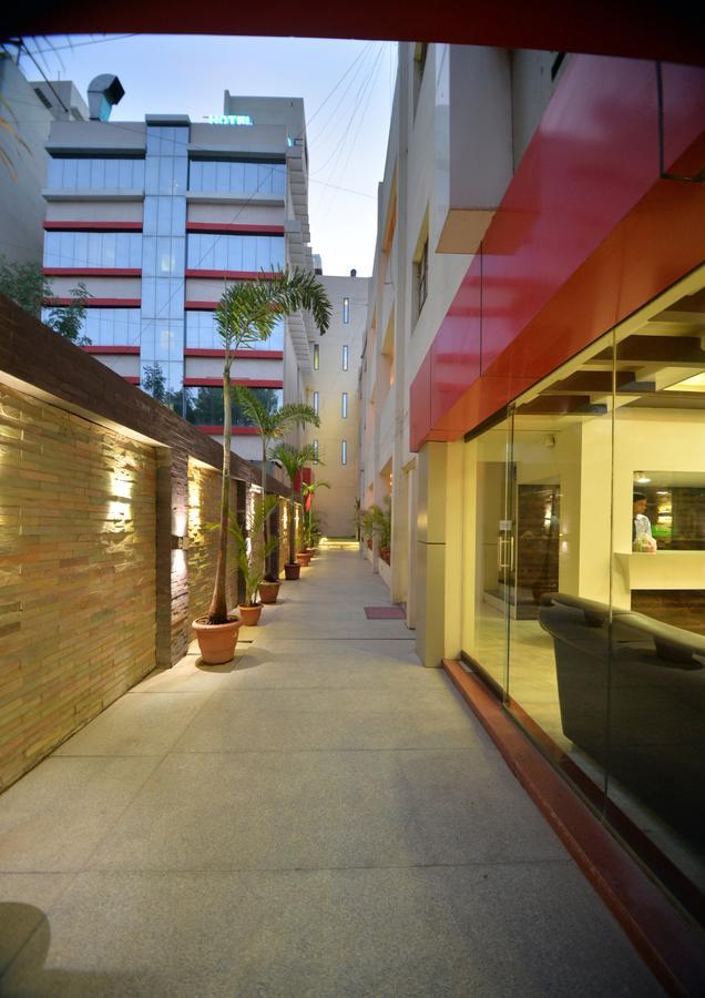 Hotel Radhe Krishna Solapur Εξωτερικό φωτογραφία