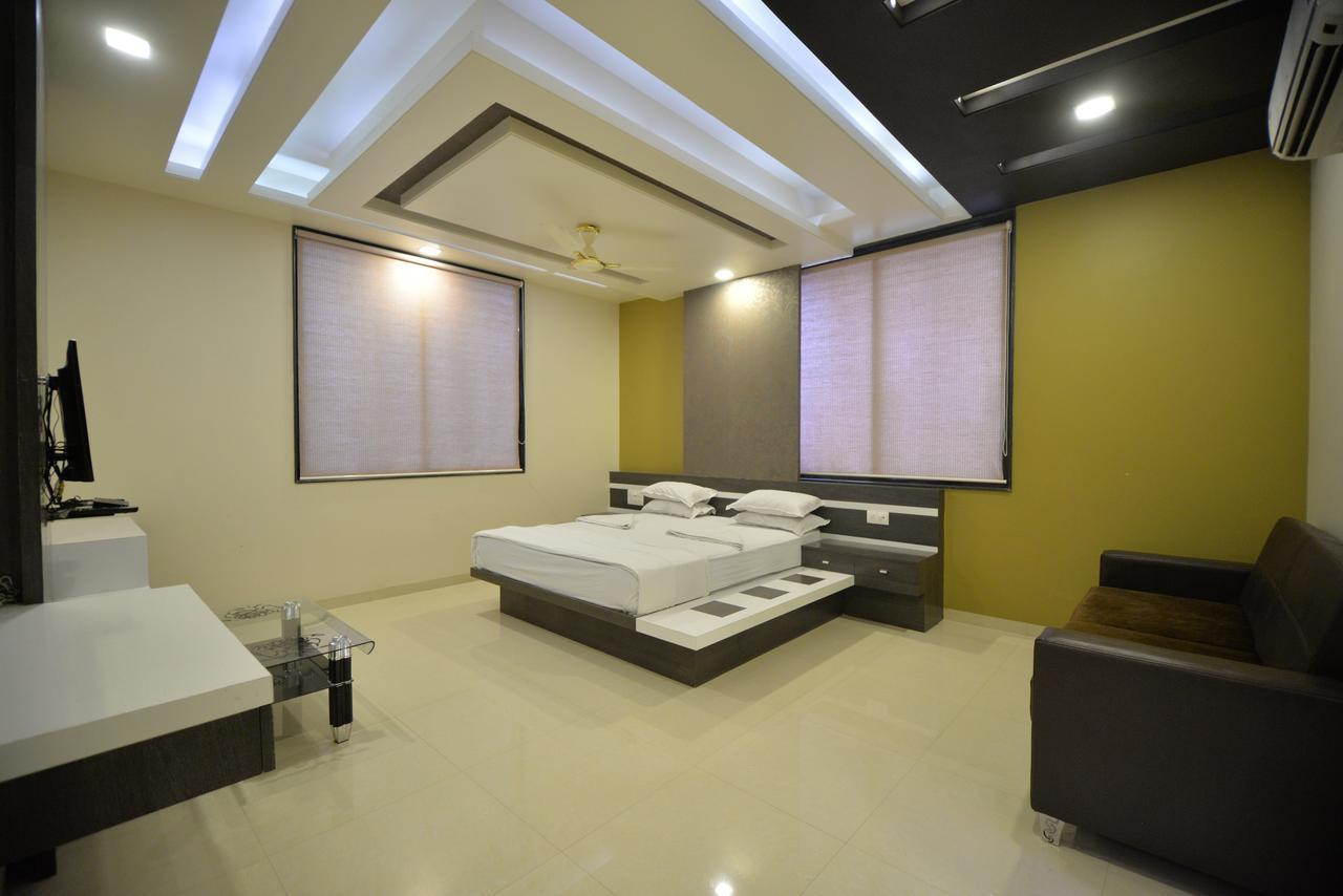 Hotel Radhe Krishna Solapur Εξωτερικό φωτογραφία