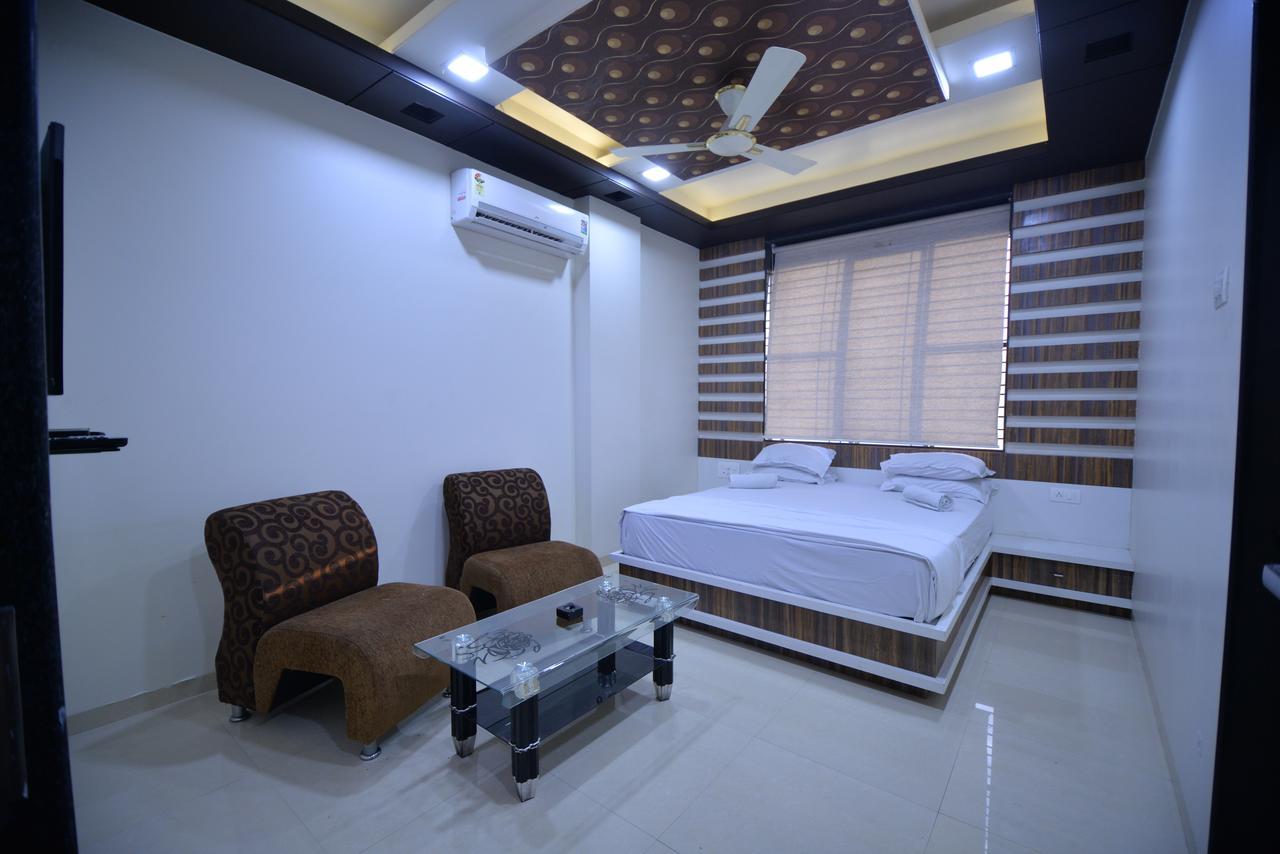 Hotel Radhe Krishna Solapur Εξωτερικό φωτογραφία