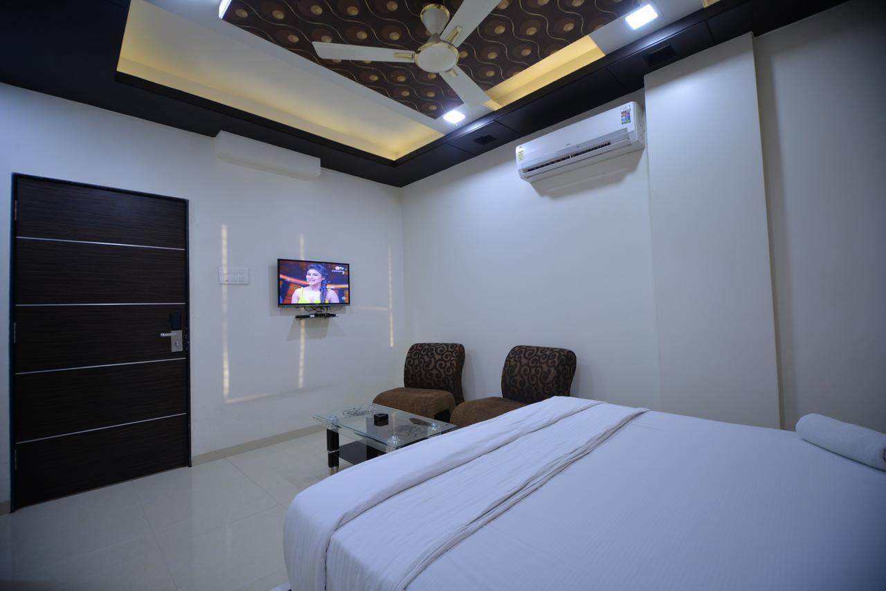 Hotel Radhe Krishna Solapur Εξωτερικό φωτογραφία